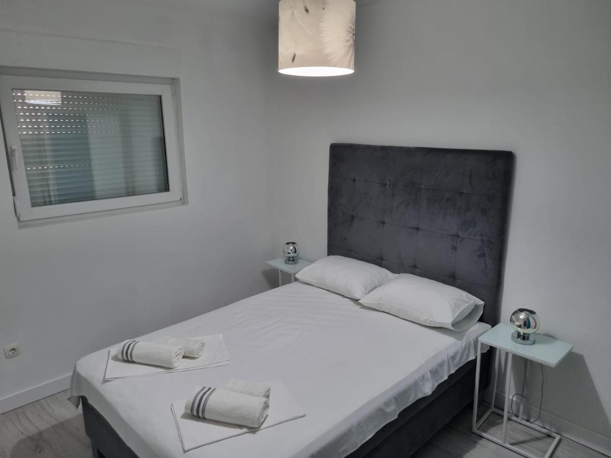 Apartment with Shower