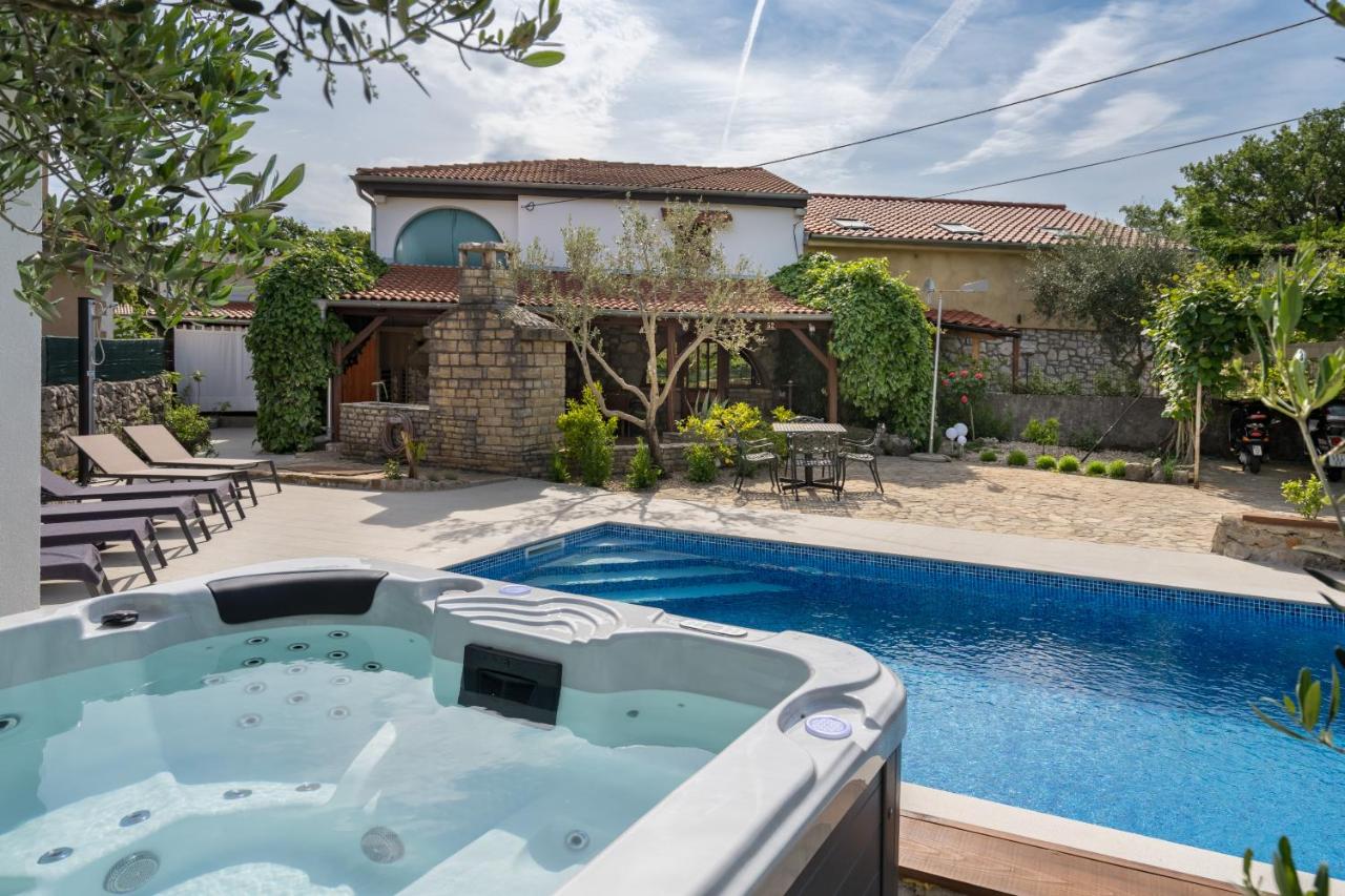 Stone Lady Holiday home with pool&hot tub,sauna,bbq,garden - Ferienwohnung
