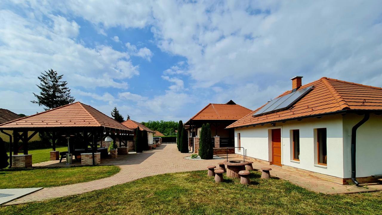 Mészkö Vendéghaz - Meszes - B&B