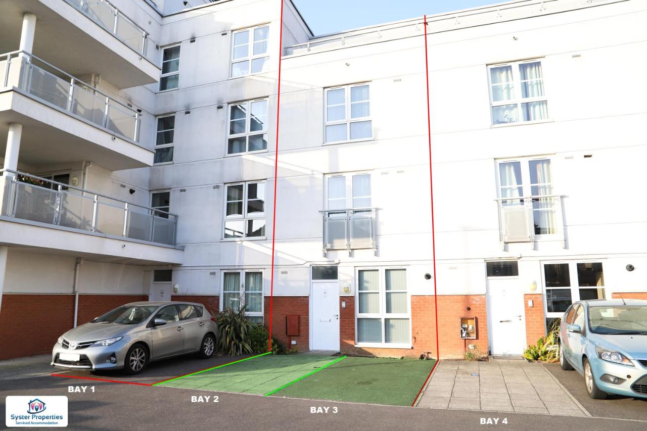Syster Properties Leicester large home for Contractors, Families , Groups - B&B