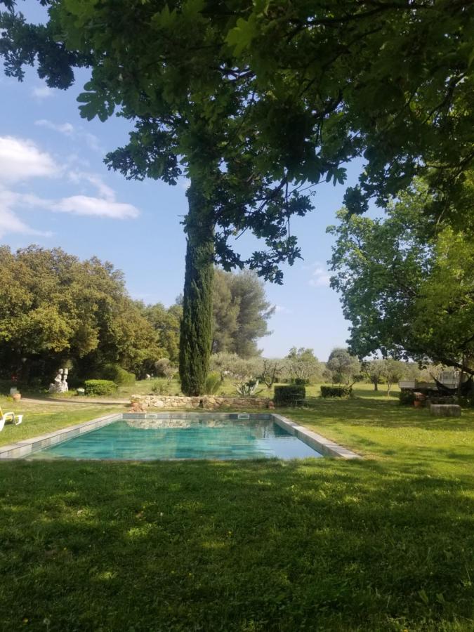 Studio mit Gartenblick