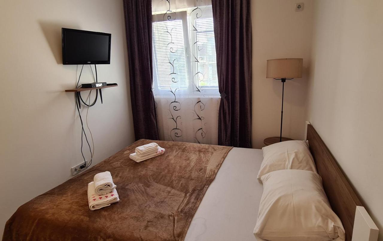 Suite with Mountain View