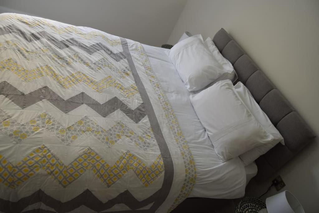 2 bed Apartment Ballycastle Seconds to Seafront - B&B