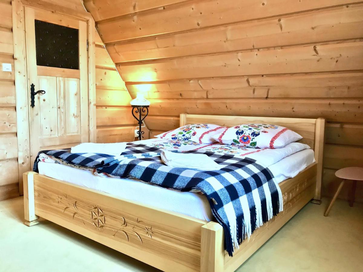 Dreibettzimmer mit Bergblick