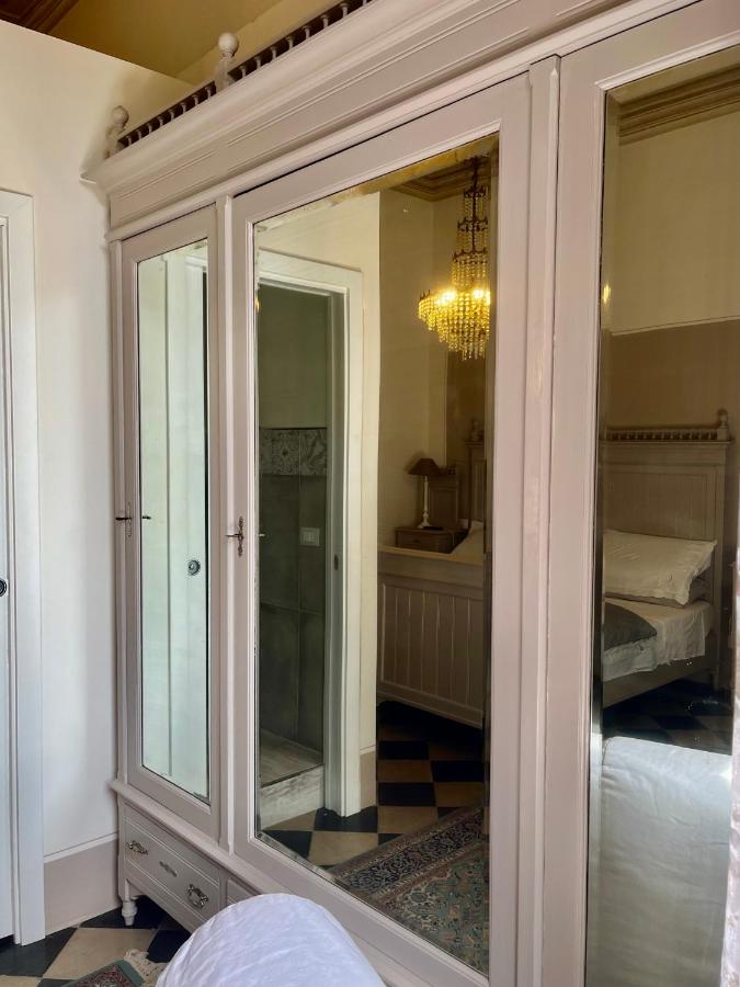 Deluxe Double Room (2 Adults + 1 Child)