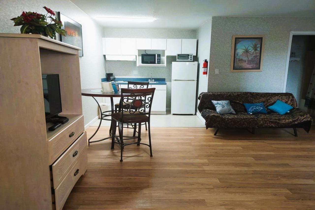 Honeymoon Suite with Kitchenette