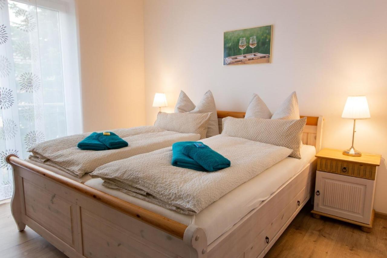 B&B Knetzgau - Ferienwohnungen Andreas Hetzel - Bed and Breakfast Knetzgau