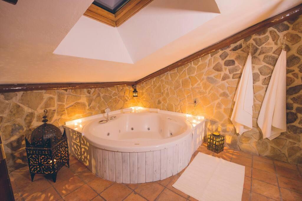 Casa Rural La Buhardilla - B&B Benaocaz