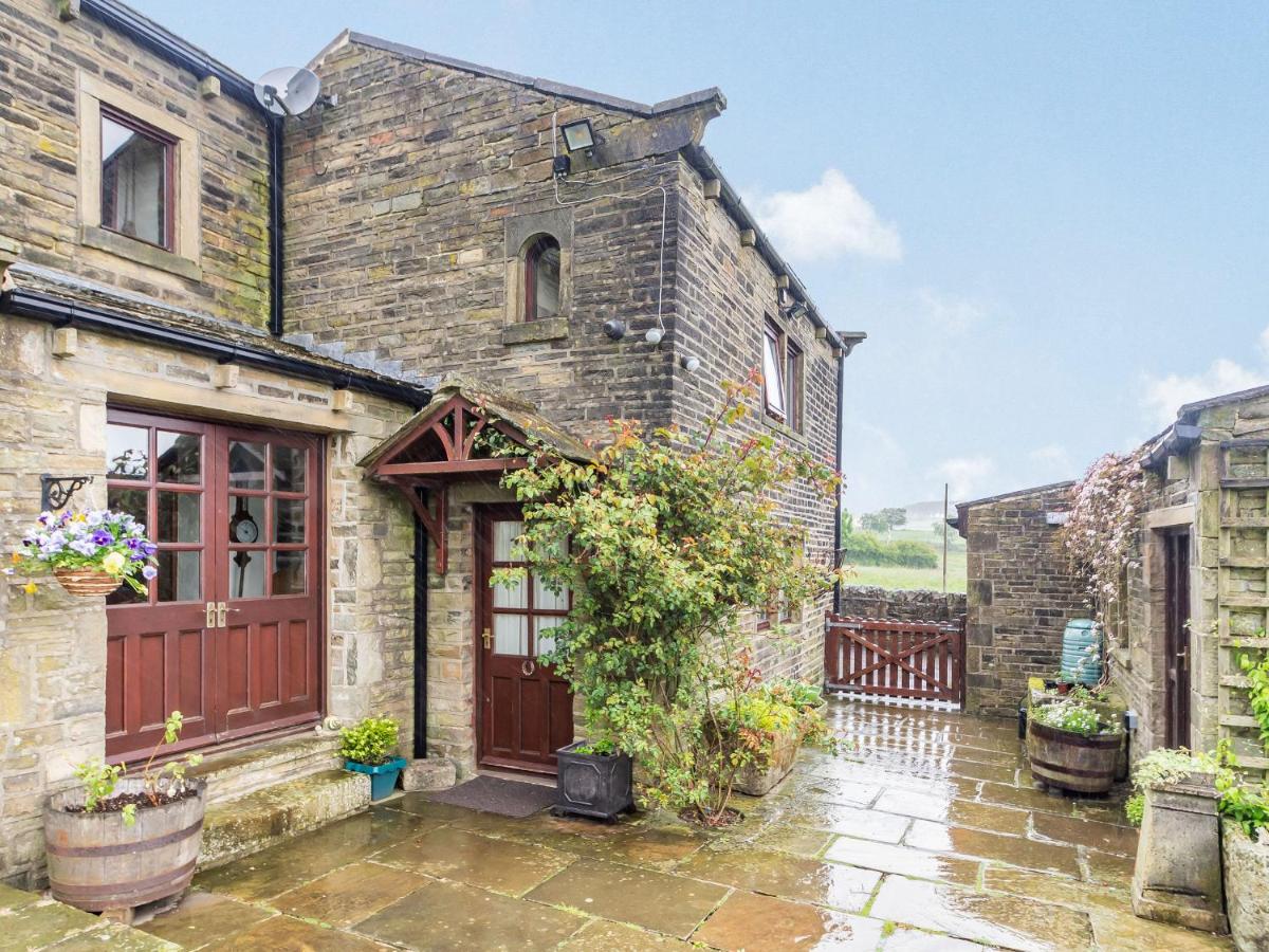 B&B Bradford - Green Clough Farm - Bed and Breakfast Bradford