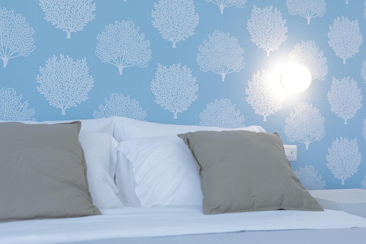 Deluxe Double Room with Side Sea View