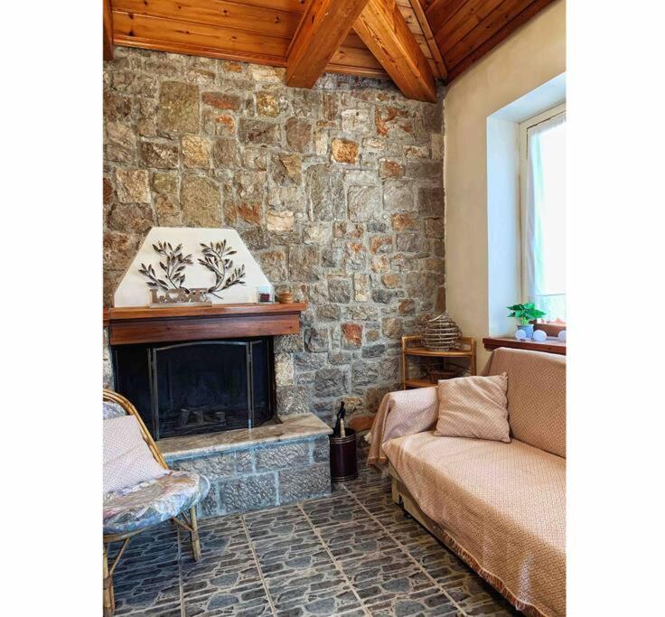 Aspa's Traditional House - Bed and Breakfast