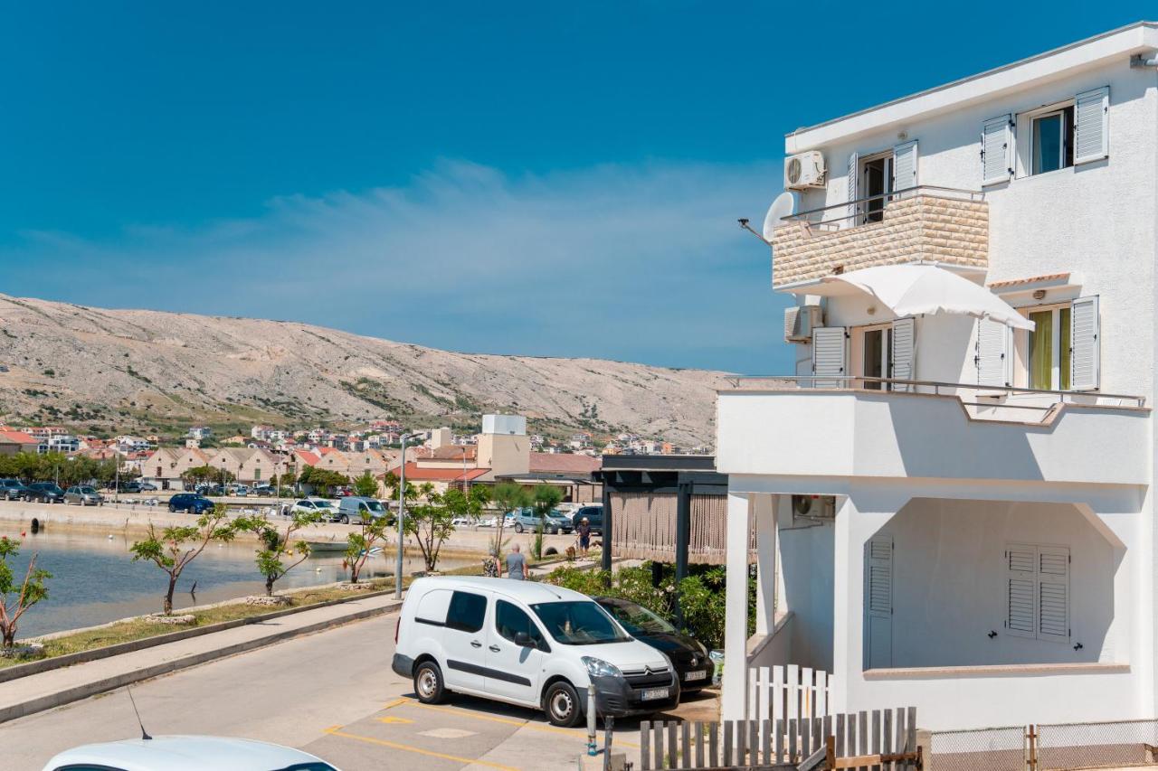 Apartment mit Terrasse