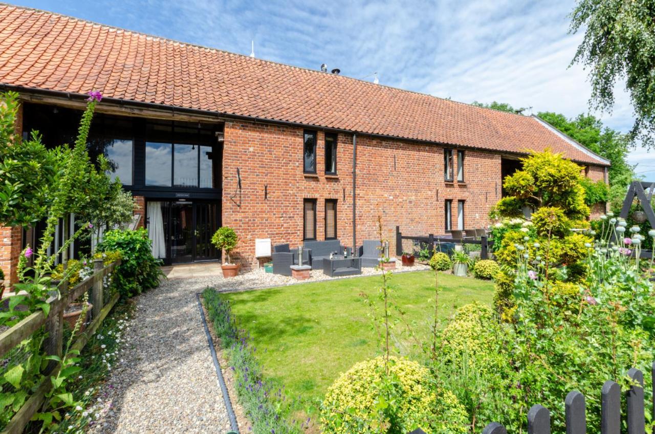 Chestnut Barn Runham 1880's Barn conversion - Ferienwohnung