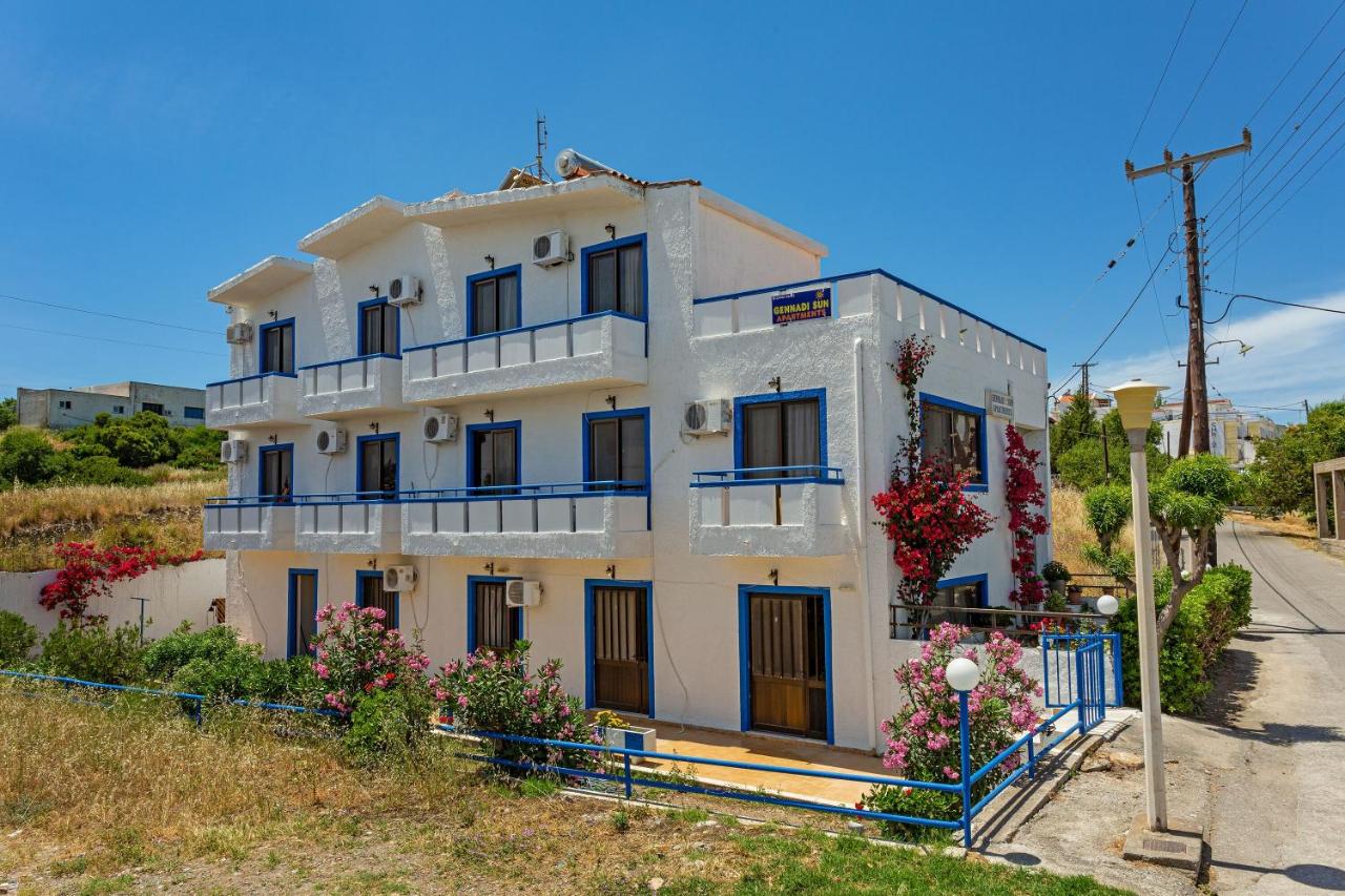 Gennadi Sun Apartments 300m from the beach - B&B