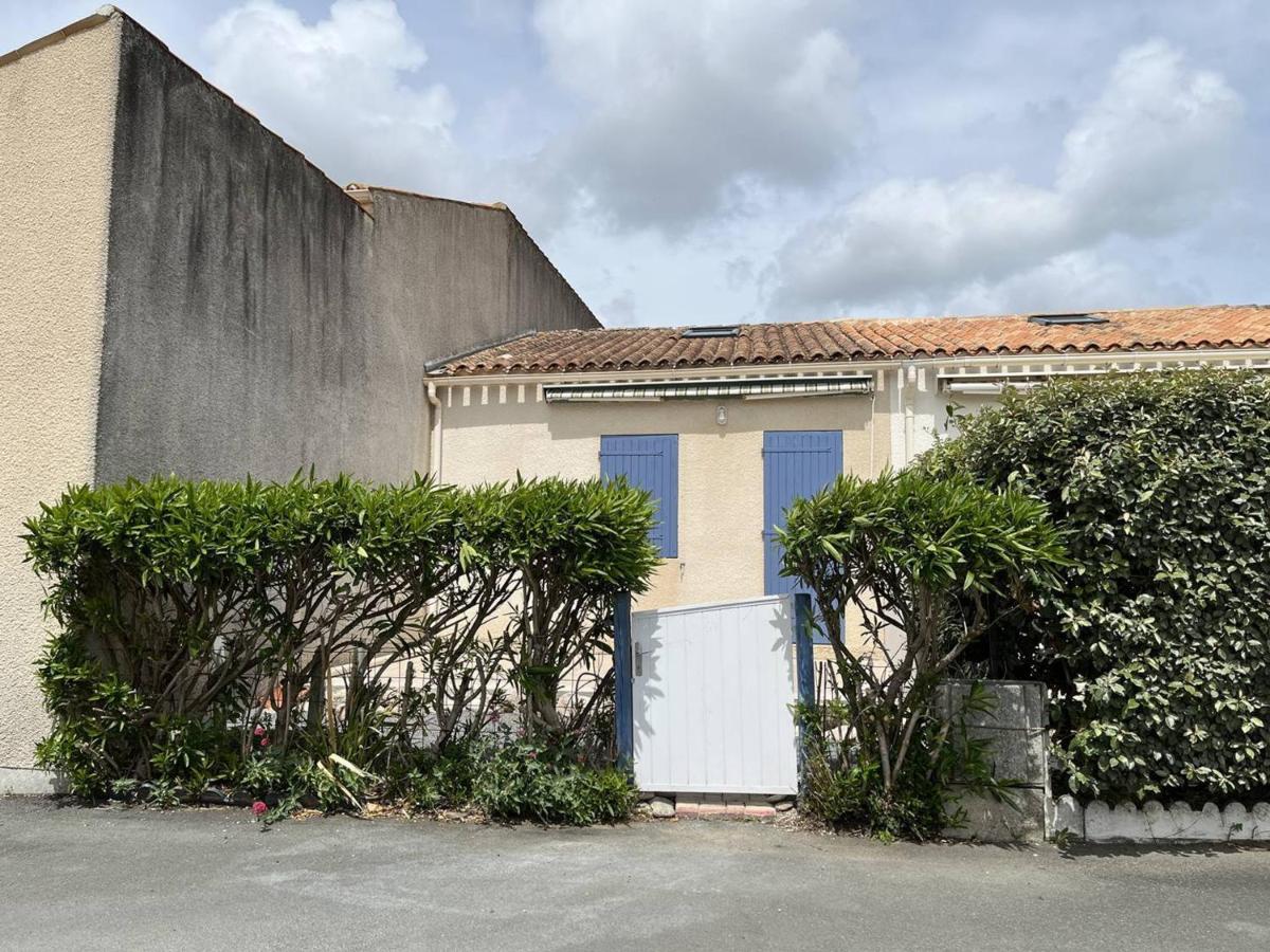 Maison rénovée 4 couchages à 350m de la plage avec jardinet et parking privé - FR-1-246A-129 - Bed and Breakfast