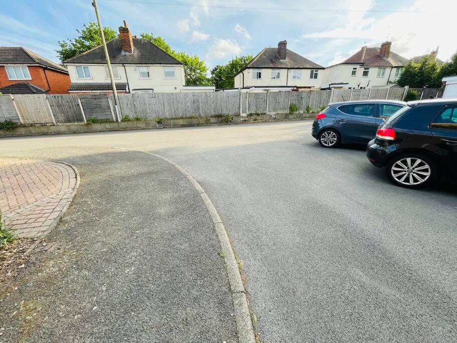 Mayfair Place - Cosy 3 Bedroom House with Free Parking - B&B Birmingham