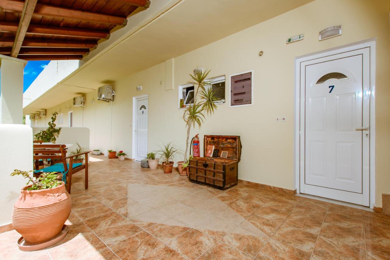 Asterina Seaside Apartments - B&B Kalyves