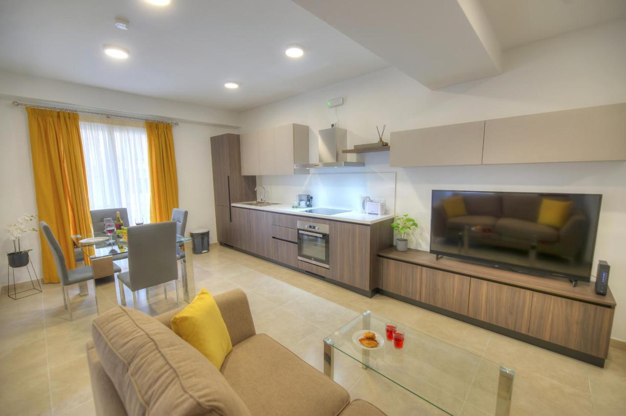 B&B Il-Gżira - Brand new and tastefully furnished 2 bedroom apartment DDIF1-2 - Bed and Breakfast Il-Gżira