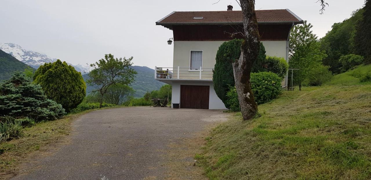 maison du haut de FREYDON ambiance Montagne - B&B