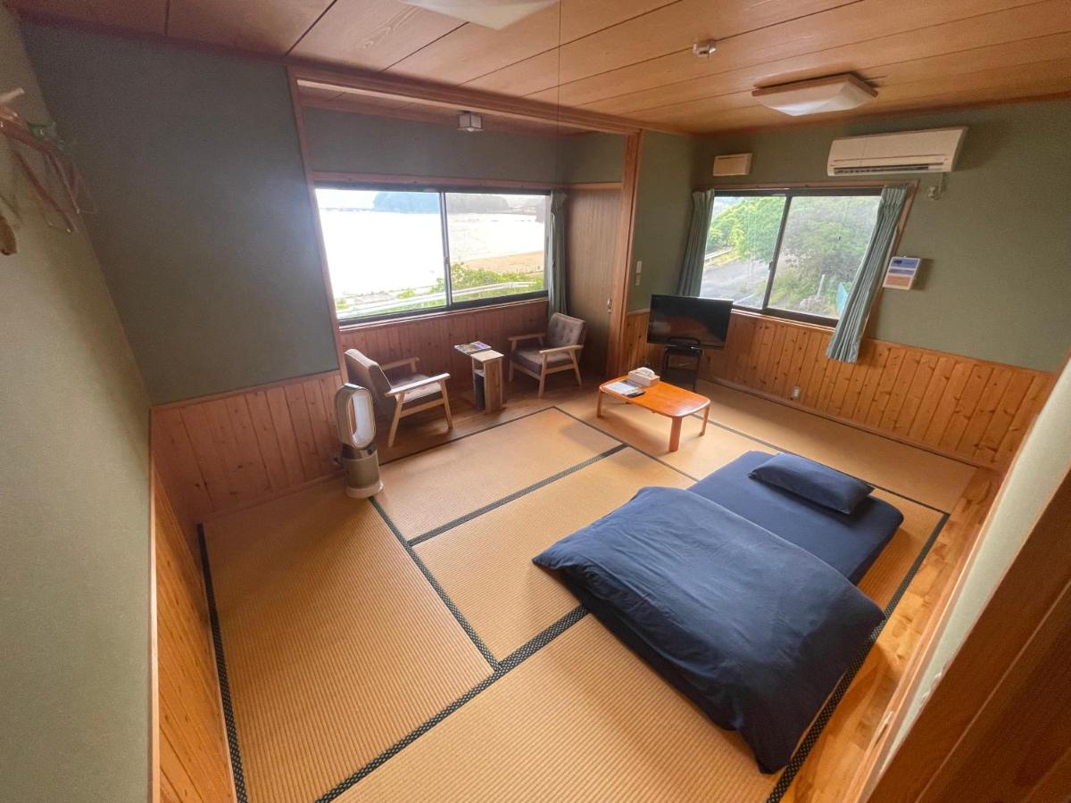 Quadruple Room with Shared Bathroom