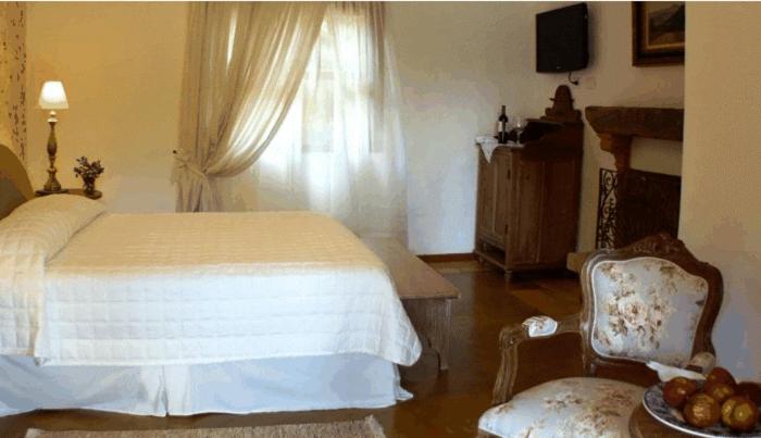 Suite mit Whirlpool-Badewanne für 2 Personen