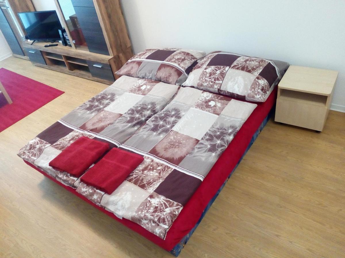 Apartmán U řeky - Bed and Breakfast Otrokovice