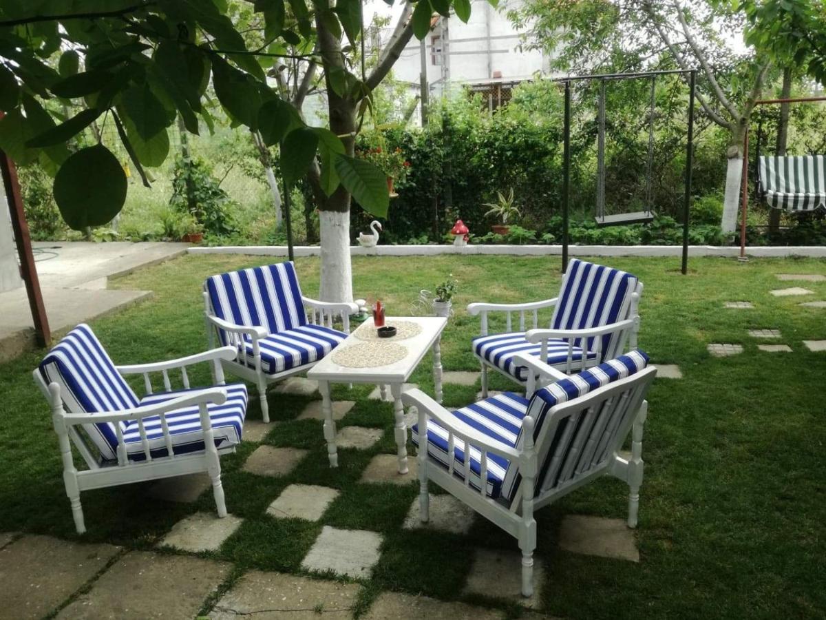 Casuta cu zorele 2 Mai - B&B