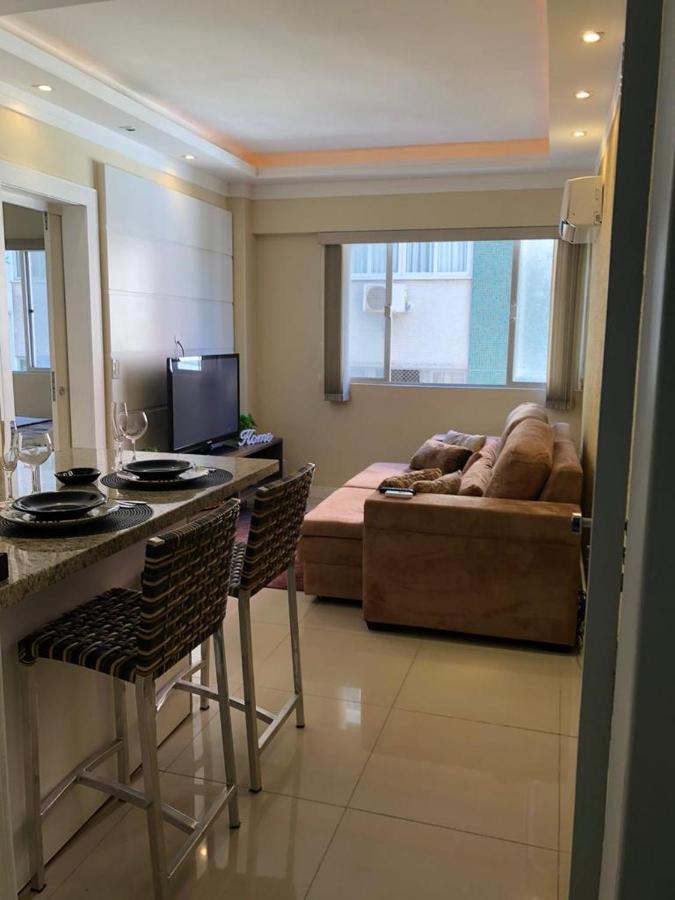 PÉ NA AREIA - Suíte à beira-mar com garagem - B&B Balneário Camboriú