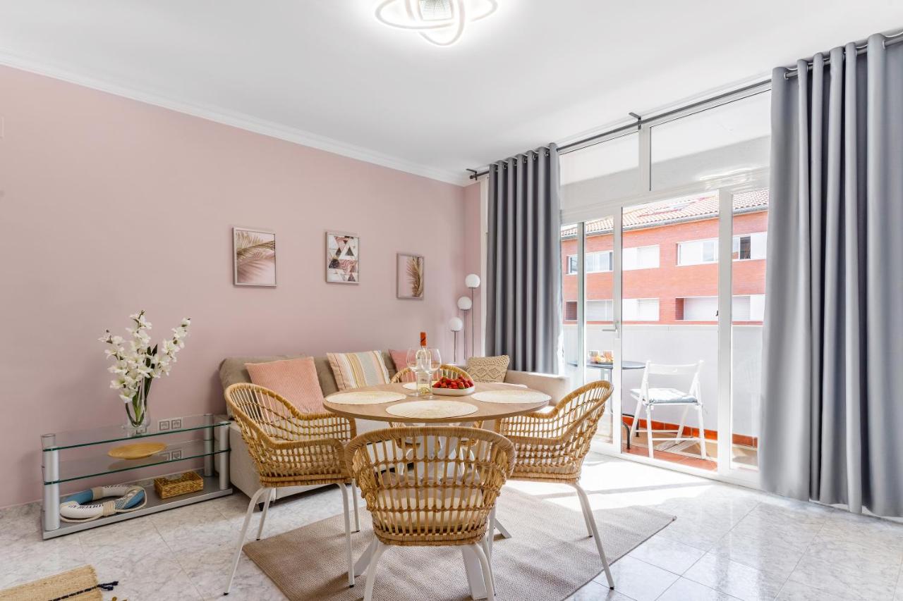 Tic Tac 31 Family apartment with pool view - Chambres d'hôtes Lloret de Mar