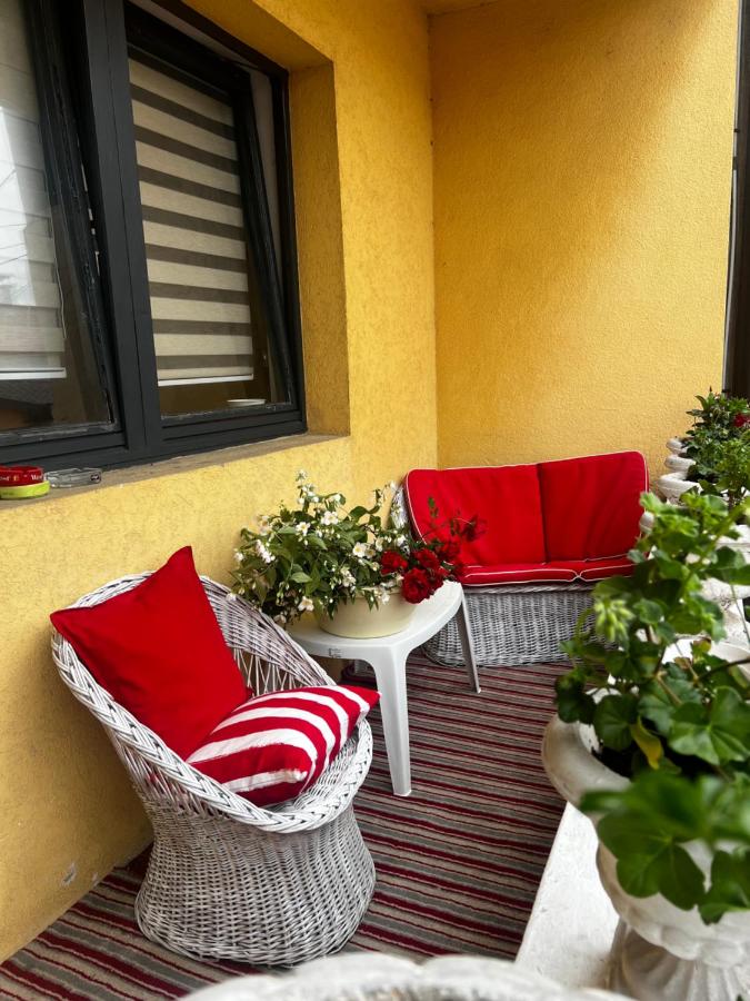 Golden Home in the town center with a free garage - Chambres d’hôtes