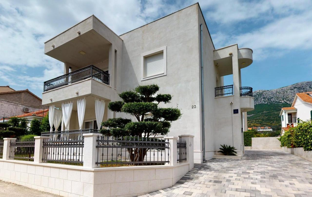 Olive Tree apartment with jacuzzi - B&B Kutleše