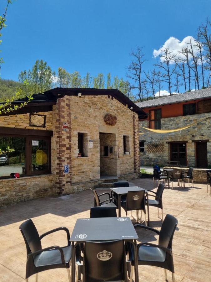 cabañas bungalow albergue camping valle do seo - B&B Trabadelo