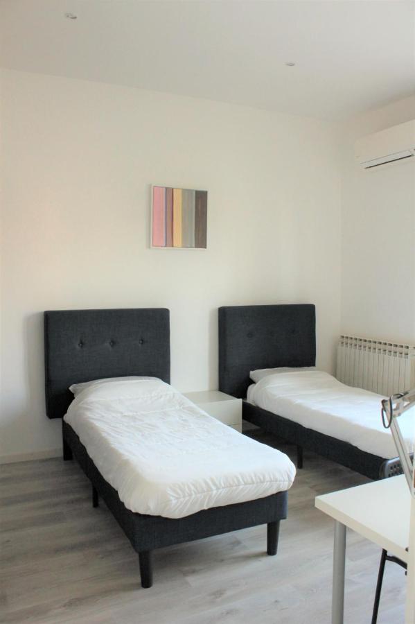 2BEDROOMS - 2STANZE - 4BEDS - Minimum Stay 7 days - Prenotazioni di almeno 7 giorni - TheTechFlat- Red Metro Milano Sesto Marelli San Babila Duomo Fiera - No City tax required - dishwasher - Chambres d'hôtes Sesto San Giovanni