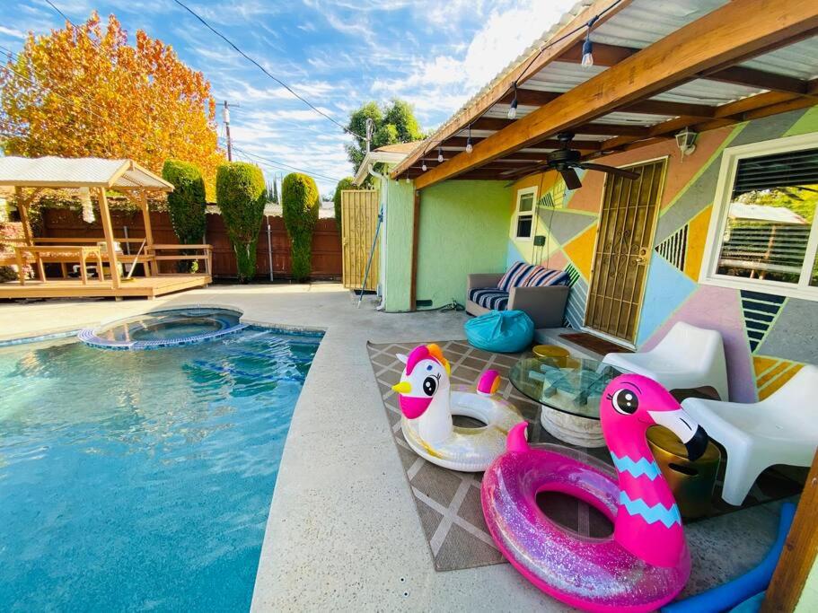 B&B Los Angeles - Endless summer in LA *HEATED POOL/HOT TUB/CABANA* - Bed and Breakfast Los Angeles