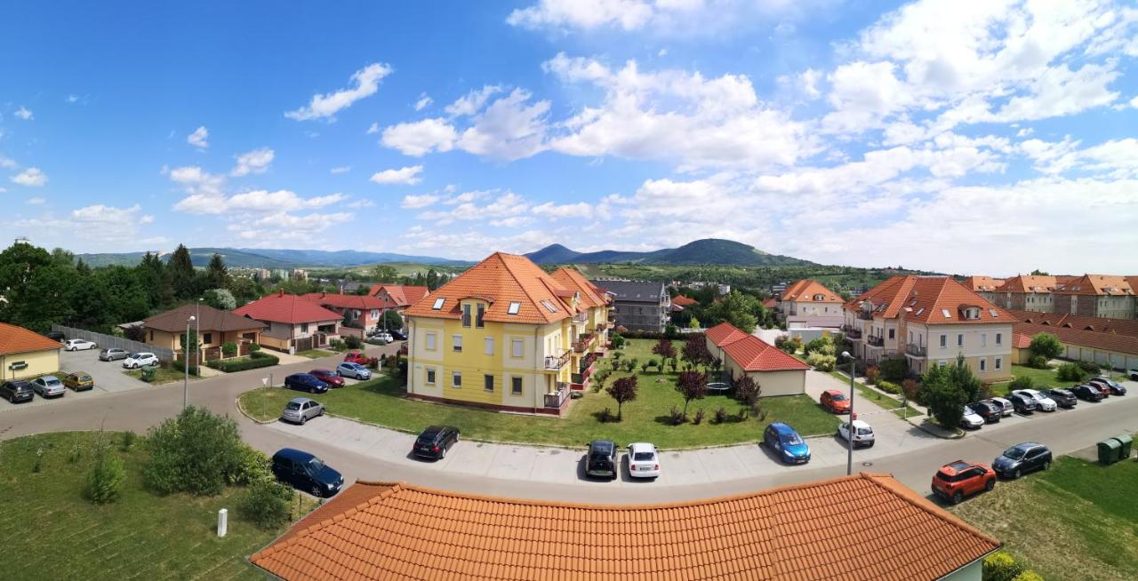 B&B Eger - Orsika HillTop Apartman - Bed and Breakfast Eger