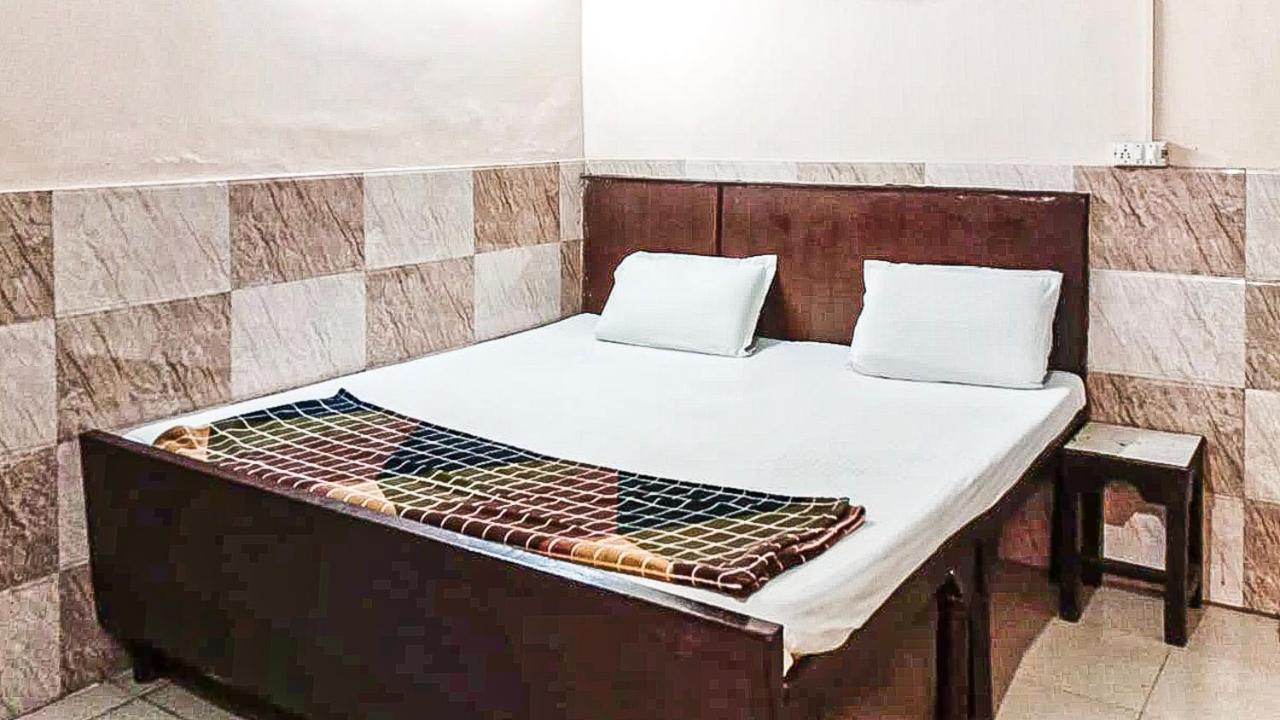 B&B Ghaziabad - Hotel Anant By WB Inn - Bed and Breakfast Ghaziabad