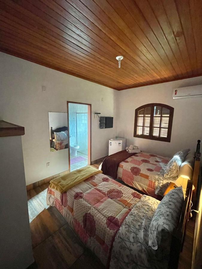 Dreibettzimmer mit Bergblick