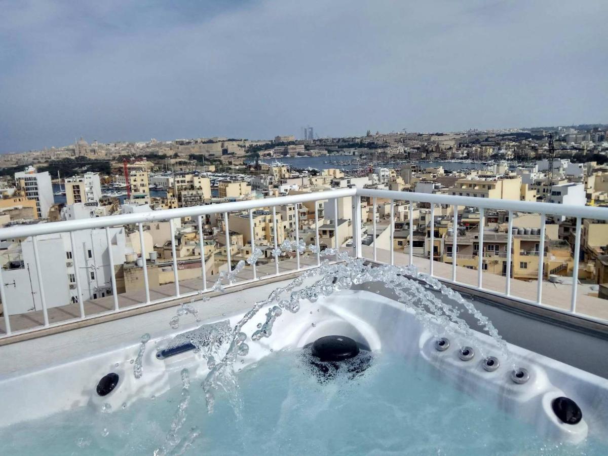 B&B Gżira - Wonderful apartments with shared jacuzzi and panorama rooftop - Bed and Breakfast Gżira