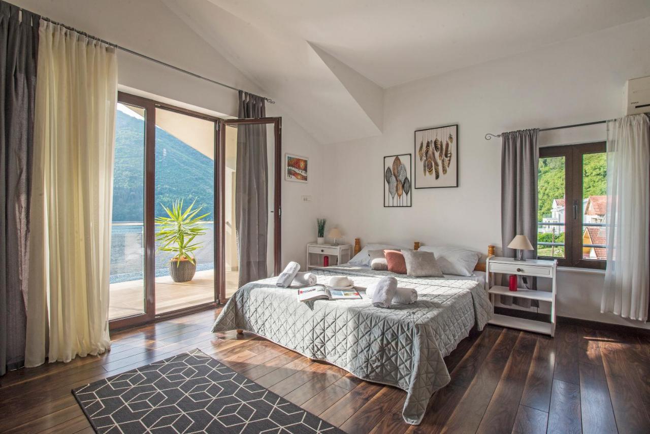One-Bedroom Apartment with Balcony and Sea View (3 Adults)