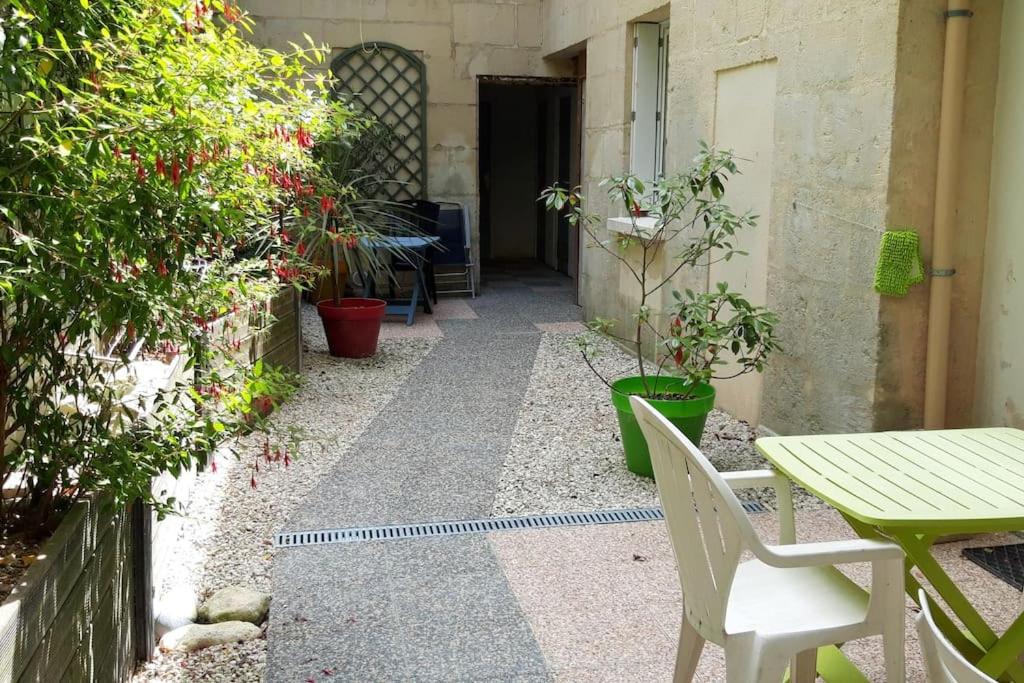 Locations IDEALOGIS Studios et T2 avec WIFI LAVERIE VELOS - Bed and Breakfast