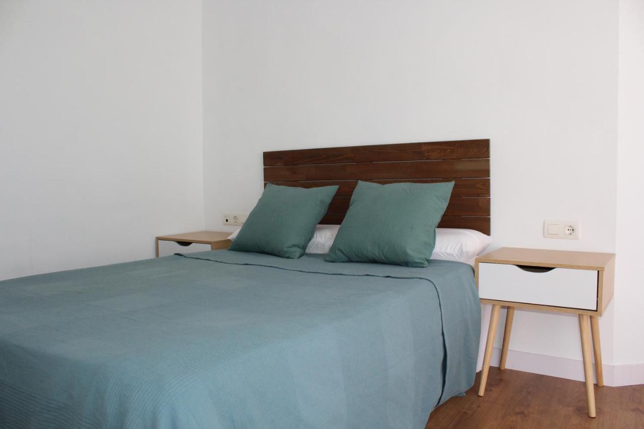 Beautiful brand new 2 bedroom flat with terrace - Ferienwohnung