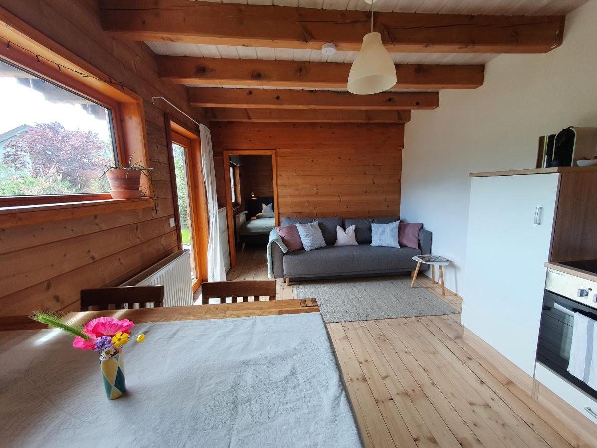 Helle und idyllische 2 Zimmer Wohnung am Rande von Berlin - B&B Berlín