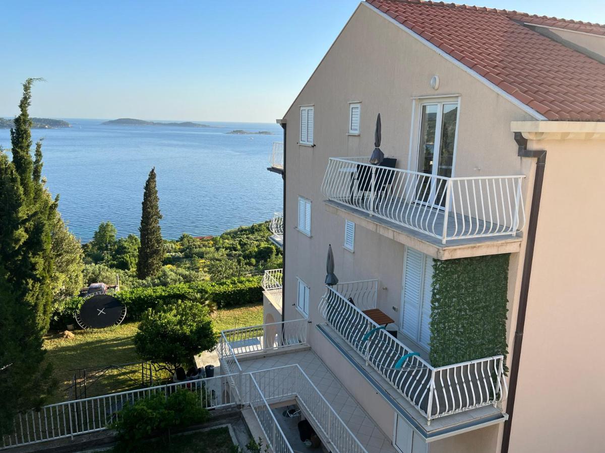 Studio Apartment with Sea View