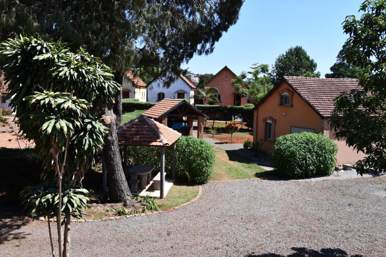 SNI-Village Ambohidratrimo au bord du Lac Andranotapahana - Ferienwohnung