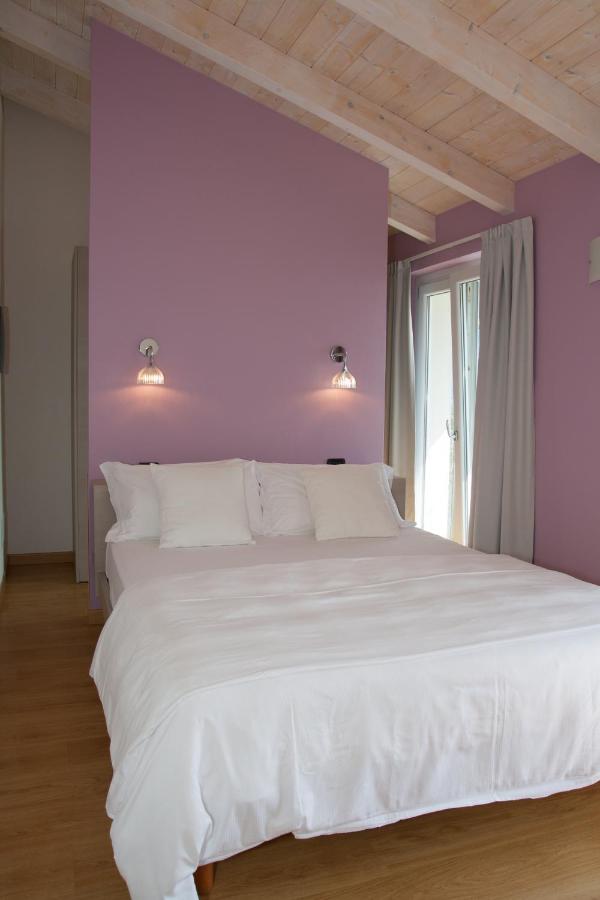 Two-Bedroom Apartment with Lake View - Attic