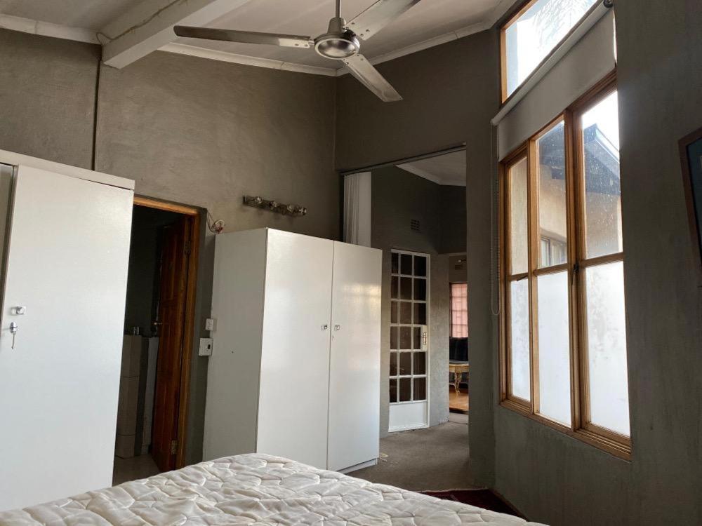 Deluxe Queen Suite