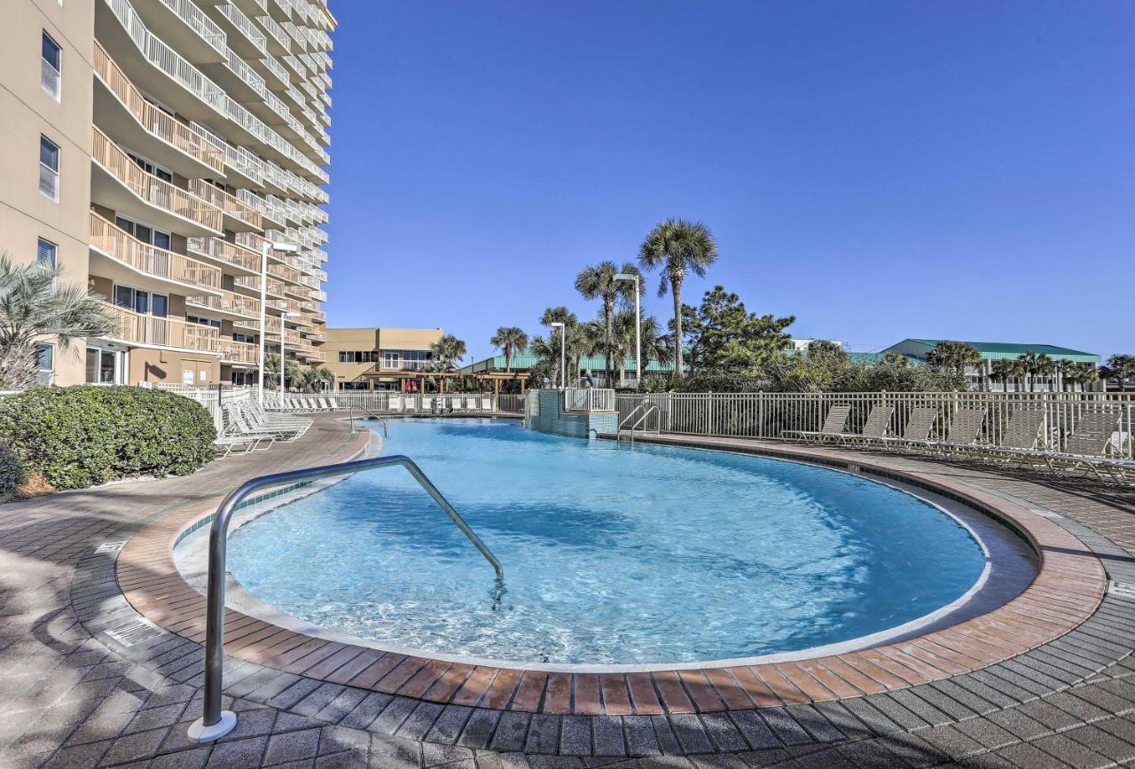B&B Destin - High-Rise Destin Condo with Balcony and Pool View - Bed and Breakfast Destin