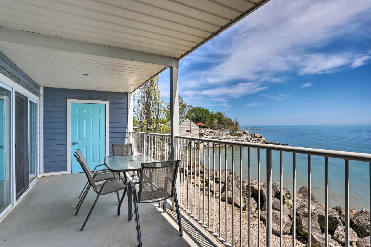 B&B Put-in-Bay - Cozy Lakefront Middle Bass Retreat with Balcony - Bed and Breakfast Put-in-Bay