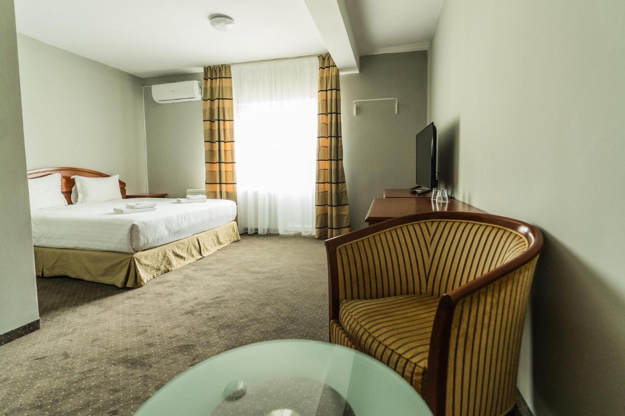 Doppelzimmer mit Balkon