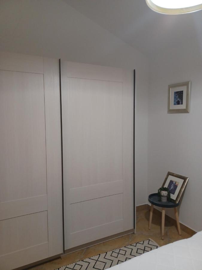 Apartment Sara Punta Skala - Ferienwohnung Petrcane